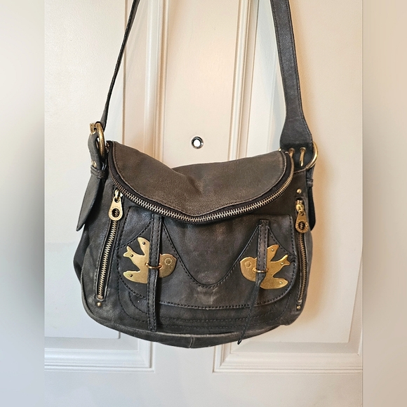 Marc Jacobs Handbags - Marc Jacobs •Swallow Birds Natasha Grey Leather Shoulder Bag.